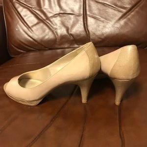 Bandolino Nude Pumps